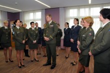 Generál Bečvář poděkoval za svědomitou práci ženám – vojákyním. Oceněna i příslušnice VeV – VA Generál Bečvář poděkoval za svědomitou práci ženám – vojákyním. Oceněna i příslušnice VeV – VA