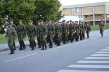 Záložníci a dobrovolníci mají za sebou první týden základního výcviku Záložníci a dobrovolníci mají za sebou první týden základního výcviku