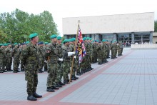 Den ozbrojených sil ČR jsme si připomenuli slavnostním nástupem Den ozbrojených sil ČR jsme si připomenuli slavnostním nástupem