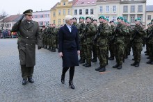 Sloužit vlasti je osobní rozhodnutí a já jsem na vás hrdá, řekla ministryně obrany ve Vyškově Sloužit vlasti je osobní rozhodnutí a já jsem na vás hrdá, řekla ministryně obrany ve Vyškově