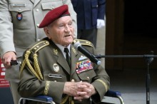 Zemřel generálporučík Jaroslav Klemeš, poslední parašutista z protektorátu a patron kurzu Komando Zemřel generálporučík Jaroslav Klemeš, poslední parašutista z protektorátu a patron kurzu Komando