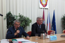 V rámci Akademie 3. věku přednášel místopředseda Senátu Parlamentu ČR V rámci Akademie 3. věku přednášel místopředseda Senátu Parlamentu ČR