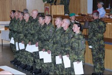 Téměř čtyři stovky nově vycvičených profesionálů posílí armádu Téměř čtyři stovky nově vycvičených profesionálů posílí armádu