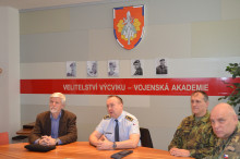 Vojenskou akademii navštívil armádní generál v záloze Petr Pavel Vojenskou akademii navštívil armádní generál v záloze Petr Pavel