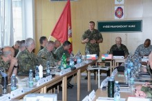 Ve Vyškově jednali vrchní praporčíci zemí V4 o spolupráci při rozvoji poddůstojnického a praporčického sboru Ve Vyškově jednali vrchní praporčíci zemí V4 o spolupráci při rozvoji poddůstojnického a praporčického sboru