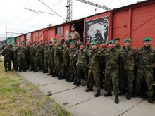 Posluchači Základního důstojnického kurzu navštívili Legiovlak a iniciovali dobrovolnou sbírku pro legionáře Posluchači Základního důstojnického kurzu navštívili Legiovlak a iniciovali dobrovolnou sbírku pro legionáře
